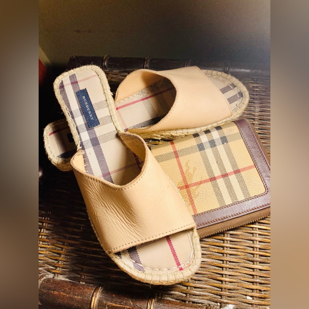 Burberry Vintage Espadrilles Leather Slip On Sandals